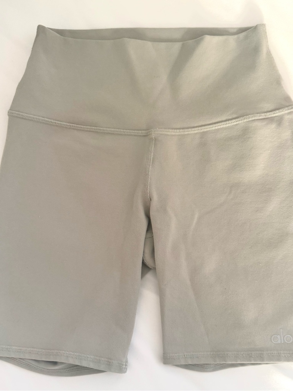 Alo High-Waist Bike Shorts in Gray/Sage